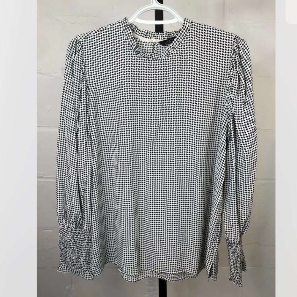 Zara Woman Printed Blouse Smocked Cuff Black White